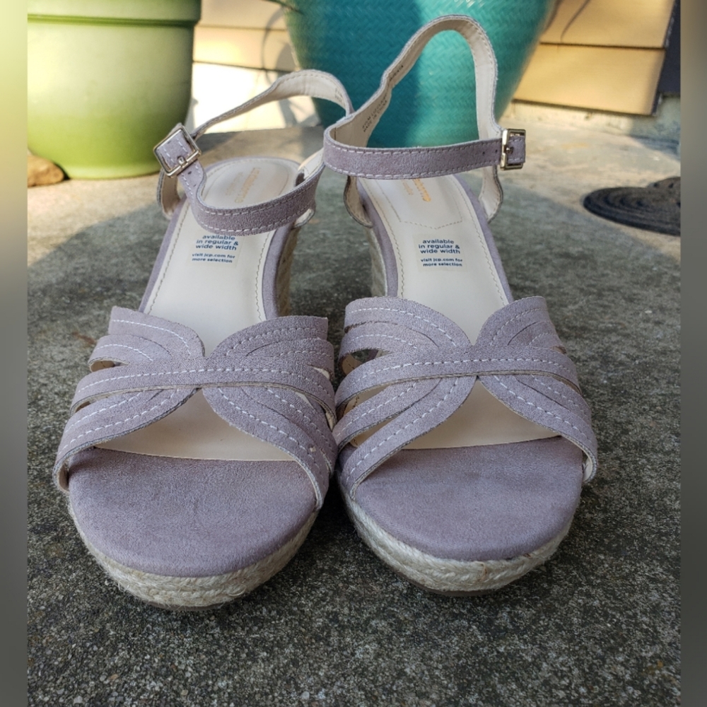 Liz Claiborne Magenta Wedge Sandals
